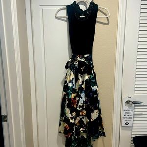 Gorgeous dress. Perfect for a wedding, gala, party…GREAT condition. Worn once!